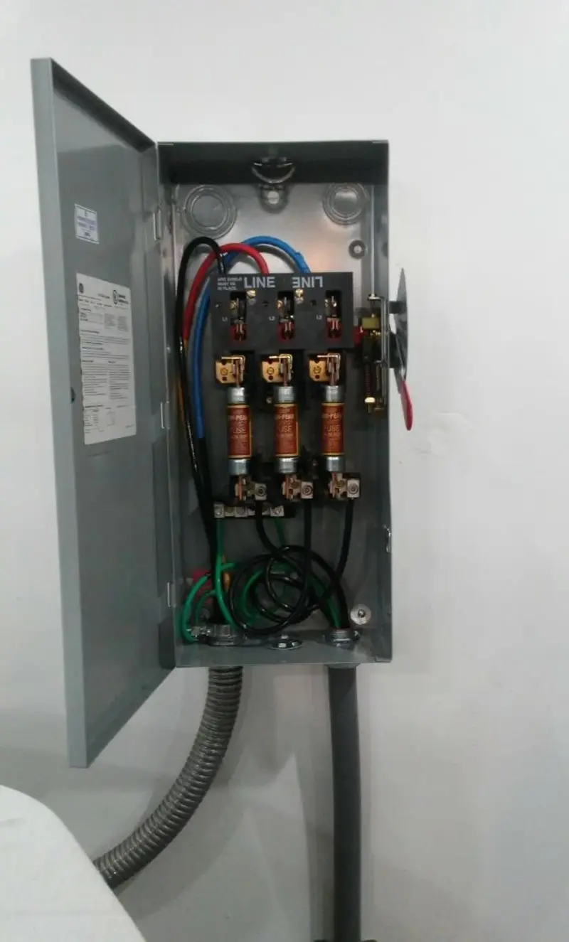 Three-phase disconnect switch installed for Smoke Detector Installation in Monte Sereno